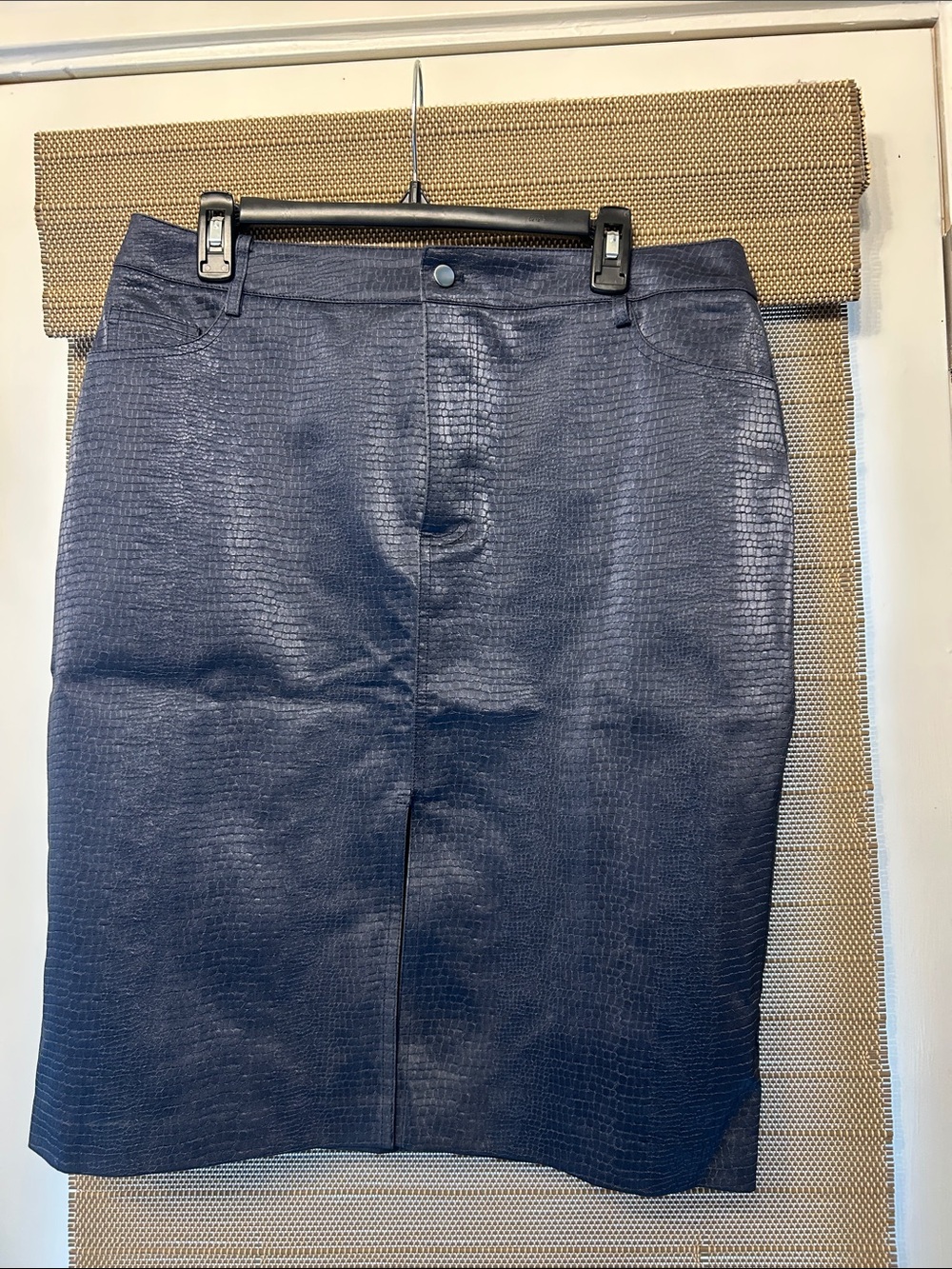 Wayf Navy women’s Faux-Leather Textured skirt